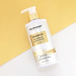 Maitinamasis šampūnas sausiems plaukams ant geltono fono