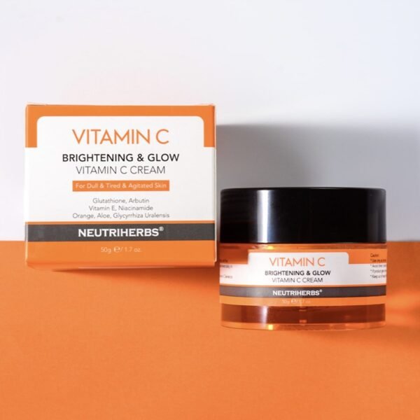 skaistinantis kremas su vitaminu C mažina tamsius ratilus