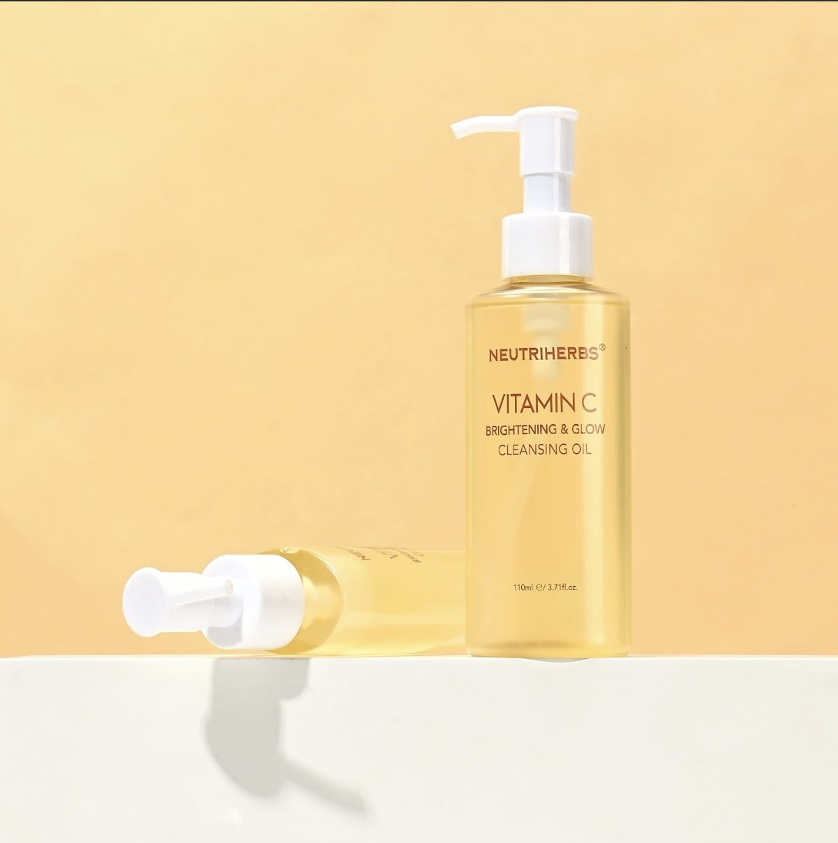 Atnaujinamasis veido valomasis aliejus su vitaminu C – natūrali sudėtis