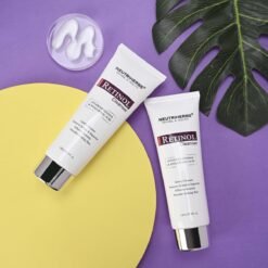 Pro retinolio prausiklis nuo senėjimo su aminorūgščių putomis arti buteliuko