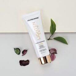 Veido prausiklis odos šviesinimui tinka visų tipų odai